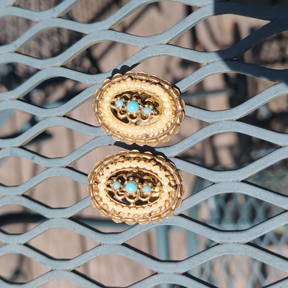 ART Arthur Pepper Vintage Clip On Earrings - Picture 11 of 12